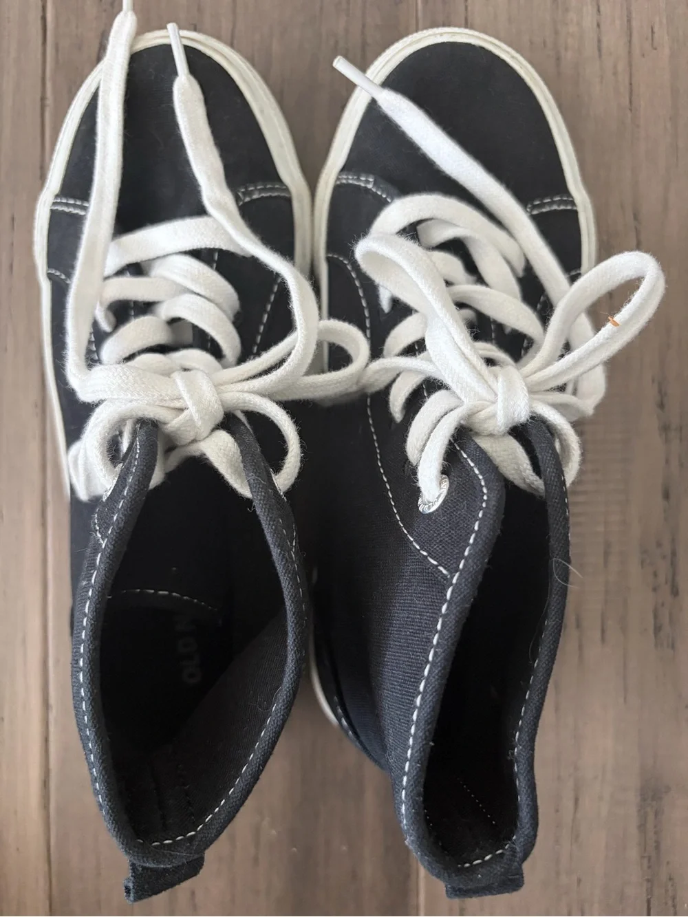 Kids black hi-top sneakers (similar to Converse) - size 1 - Old Navy